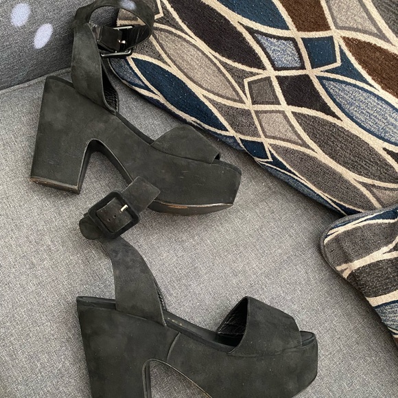 Vintage CHANEL Platform Leather - Picture 6 of 7